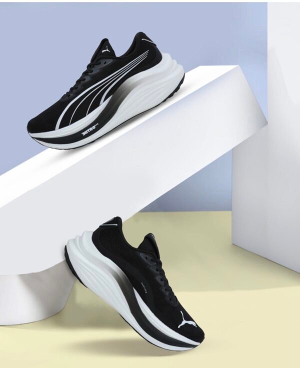 Magmax black and white