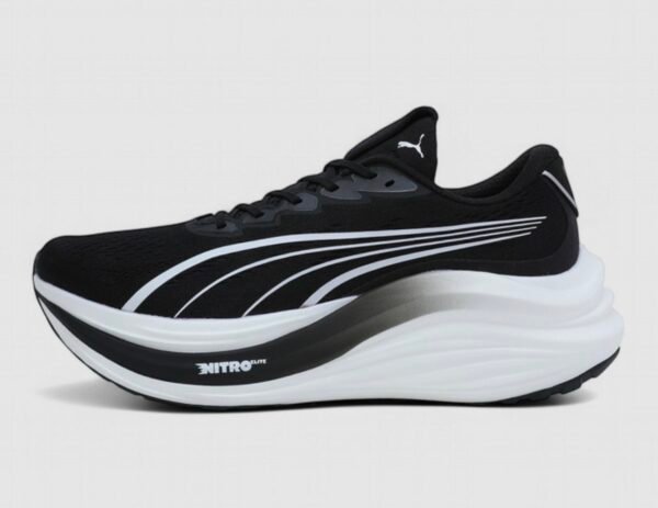 Magmax black and white